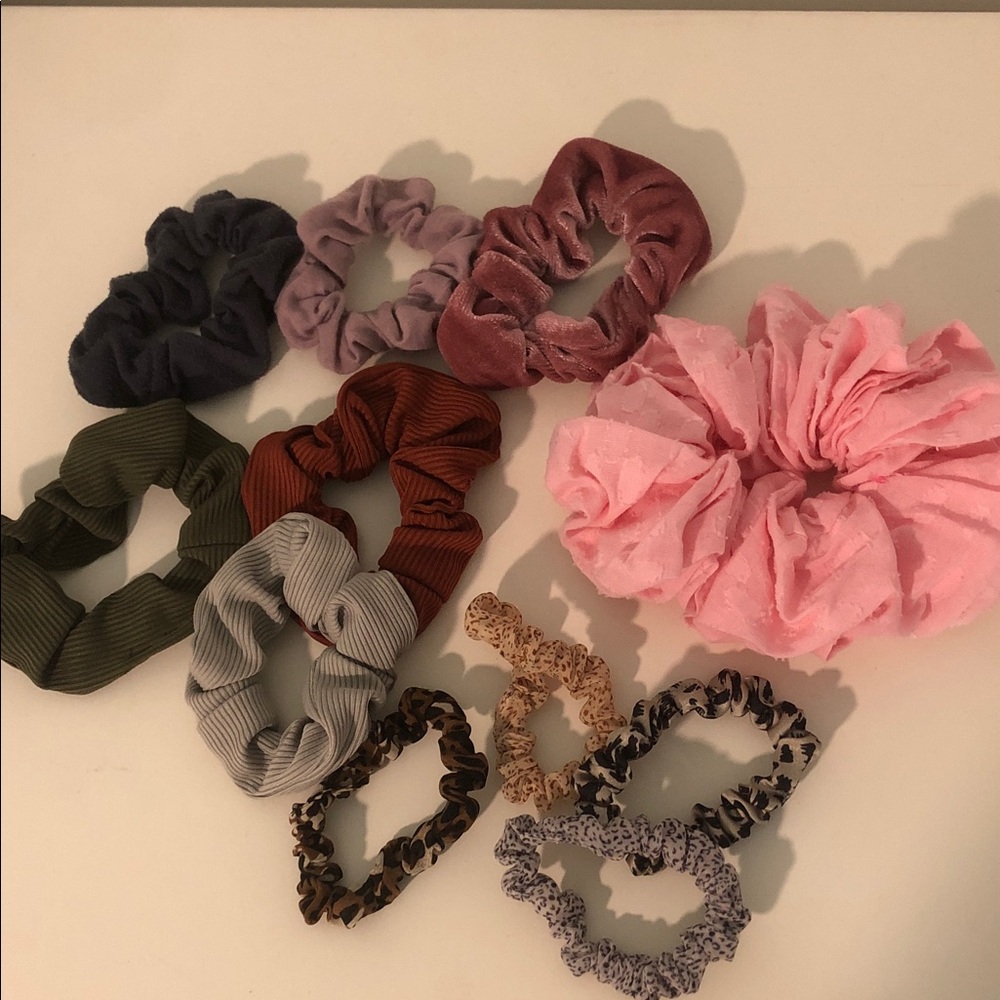 Assorted Velvet & Ribbed Hair Scrunchie Set - Picture 1 of 1